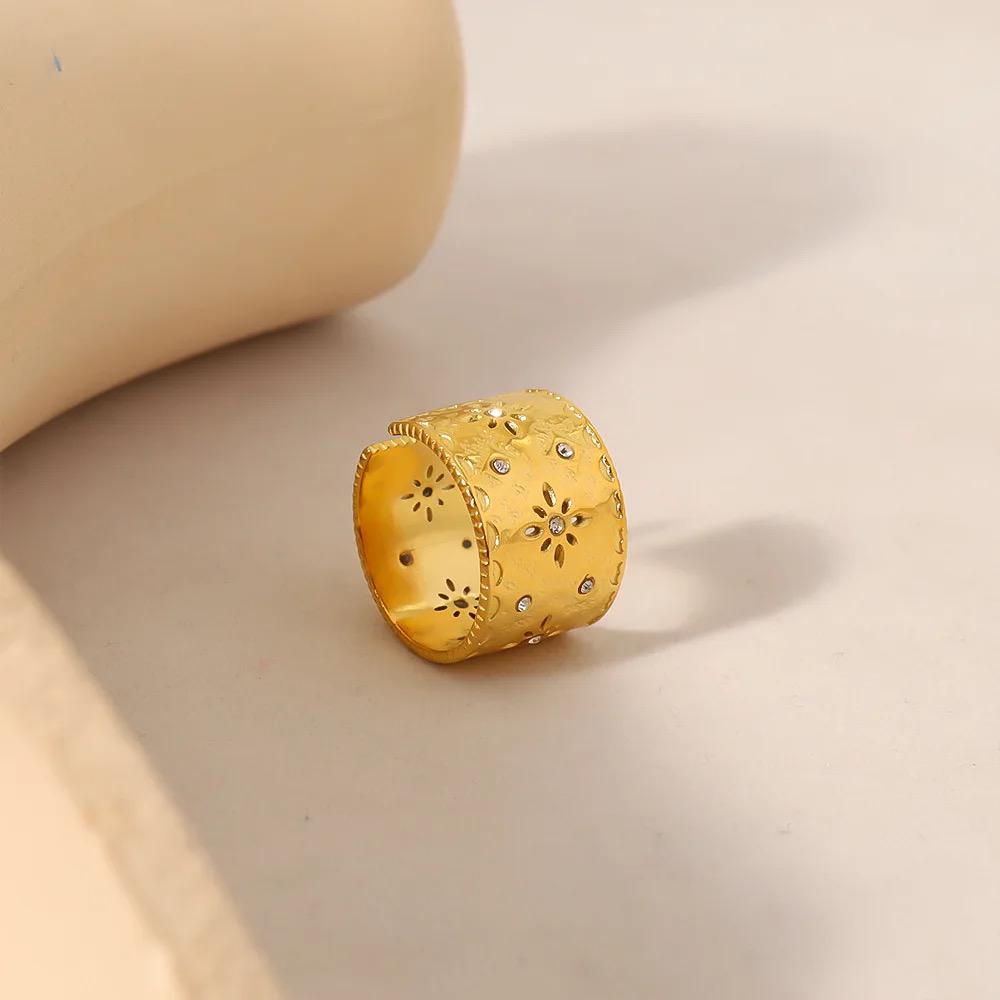 French vintage style ring