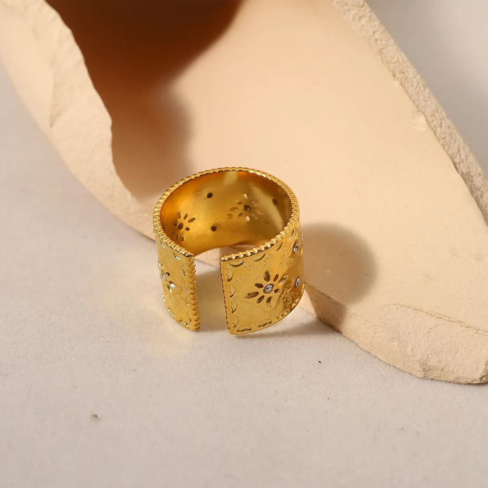 French vintage style ring