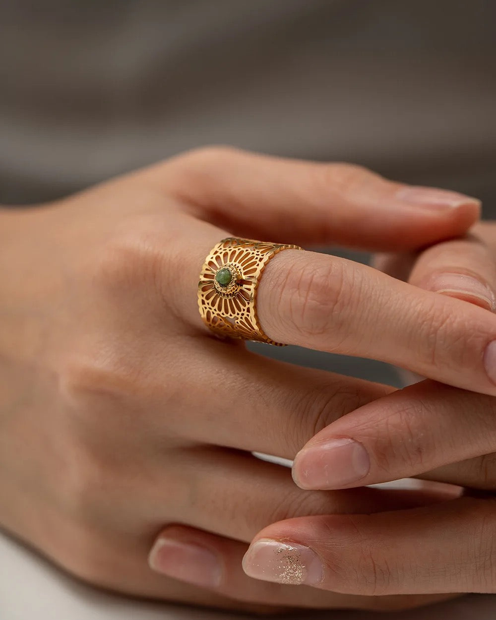 Elegant retro ring with natural stone