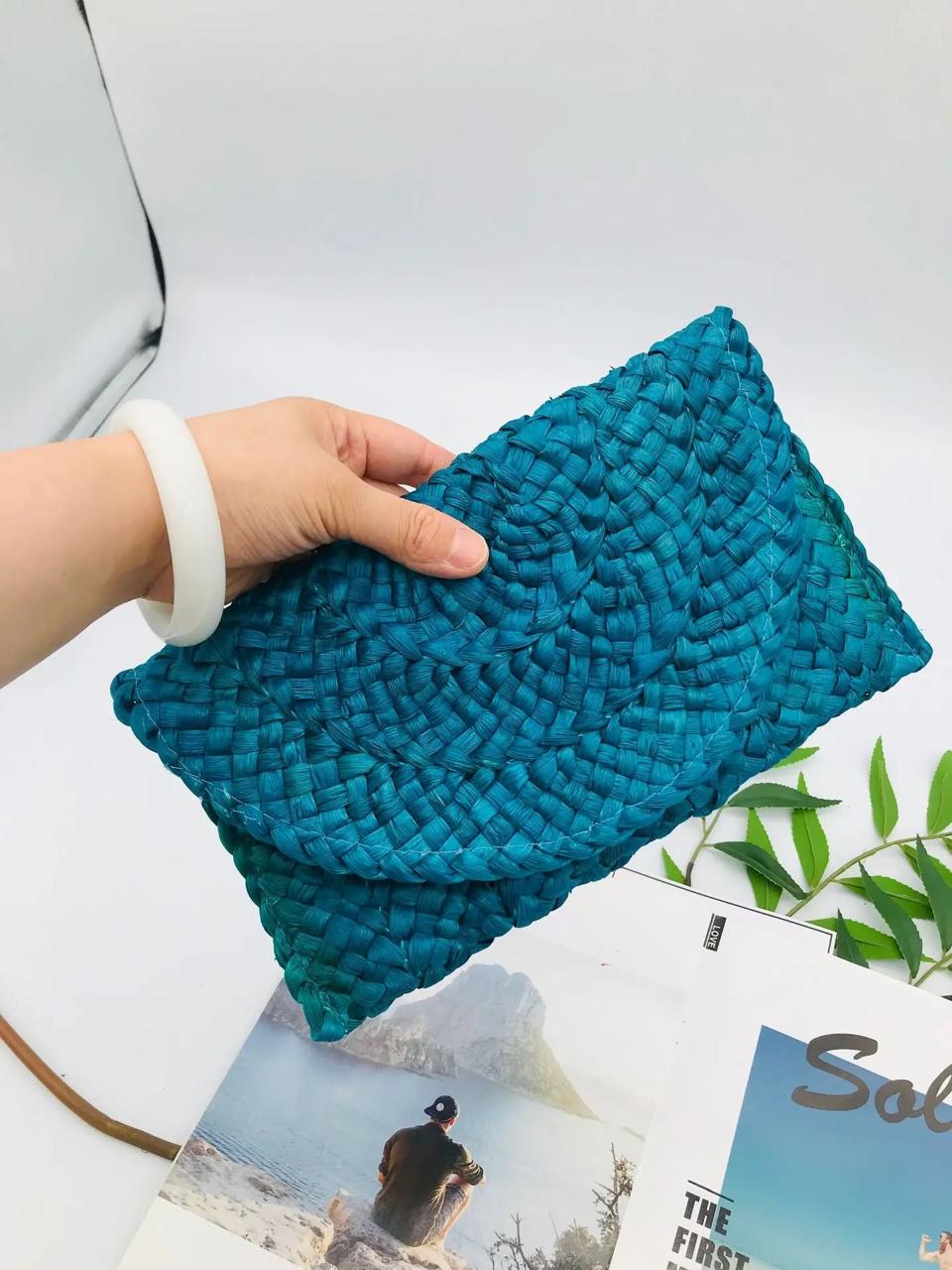 Summer Straw Clutch