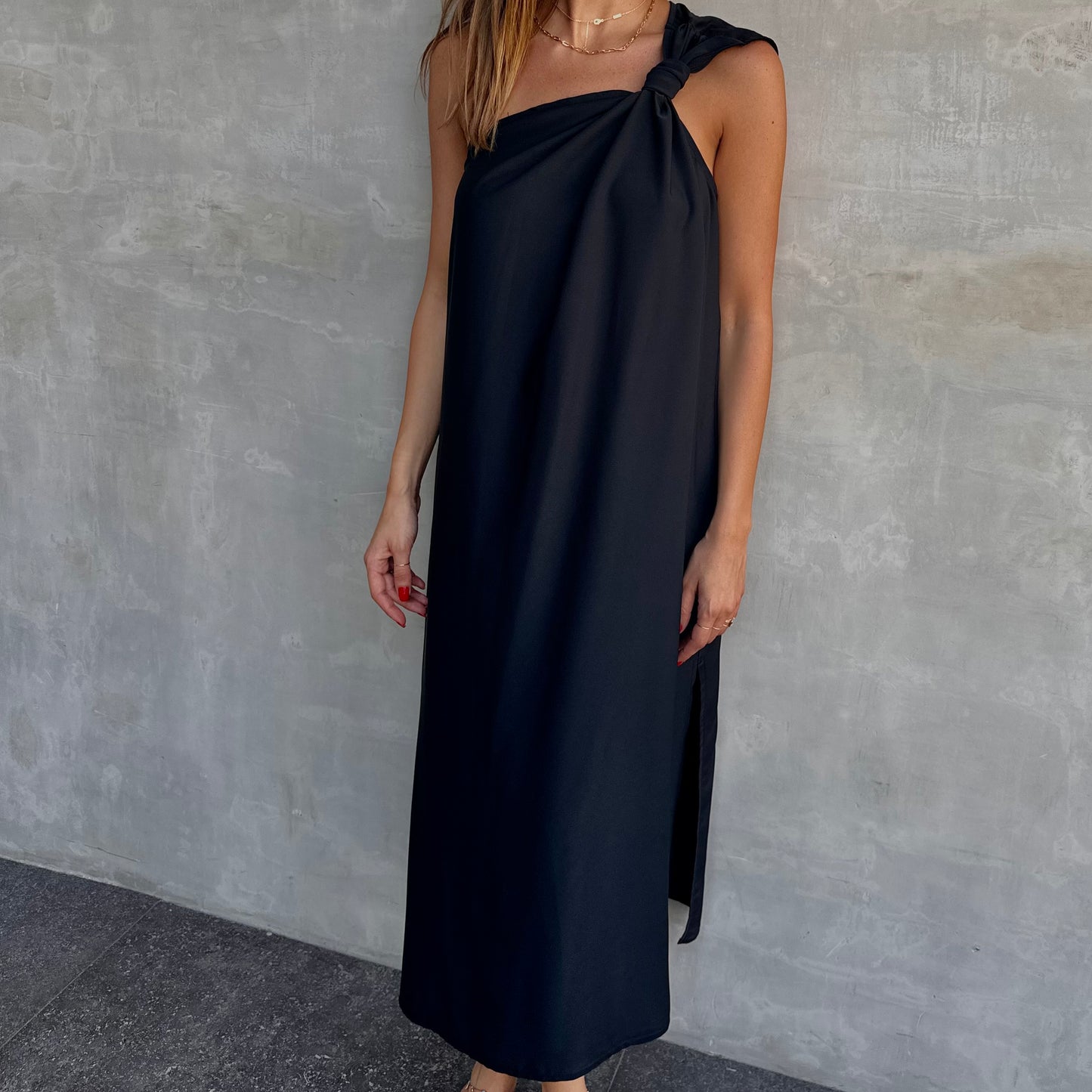 The Mysterious Black Midi Dress 🤍