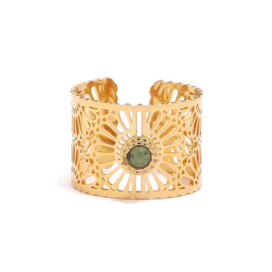 Elegant retro ring with natural stone