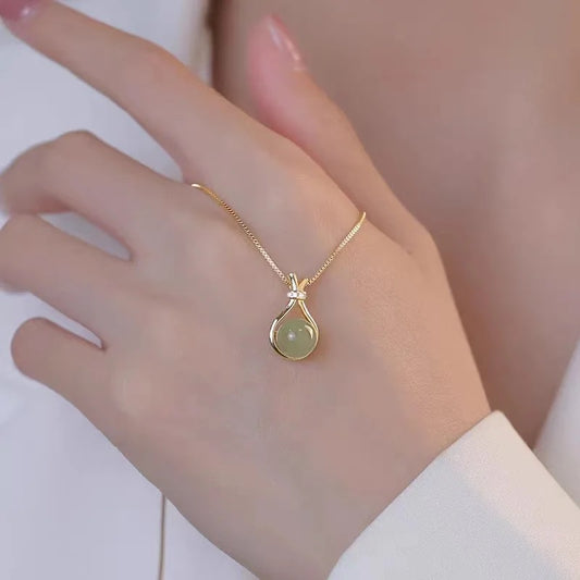 Green Gleam Necklace