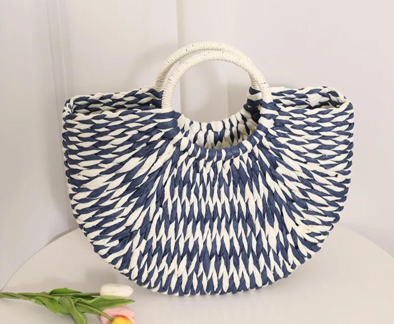 Half Round Grass Holiday Bag