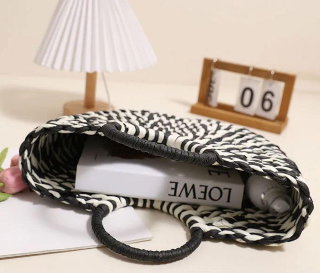 Half Round Grass Holiday Bag
