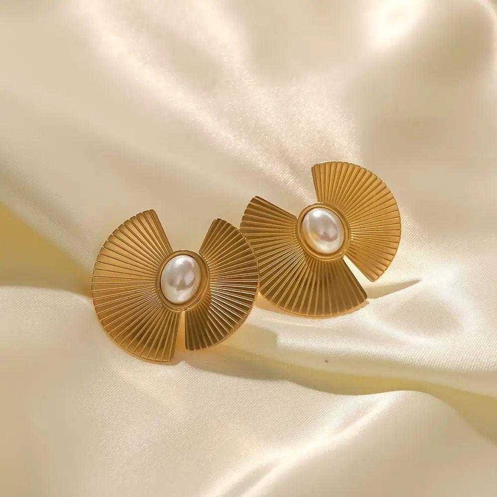 Oval Pearl Stud Earrings