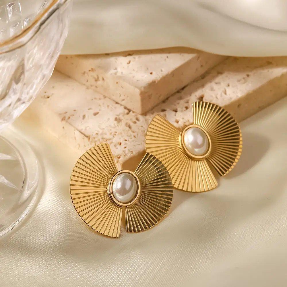 Oval Pearl Stud Earrings